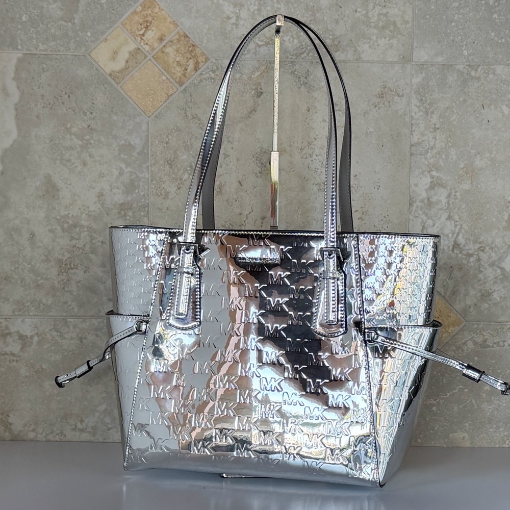Michael Kors Voyager LG Mirror Metallic Tote Bag MK Silver - Picture 4 of 13
